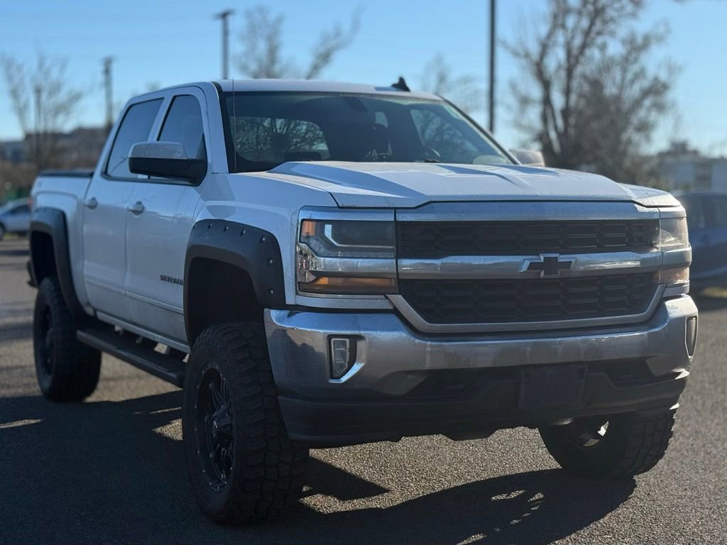 Used 2018 Chevrolet Silverado 1500 LT w/ LT Eassist Package image 7