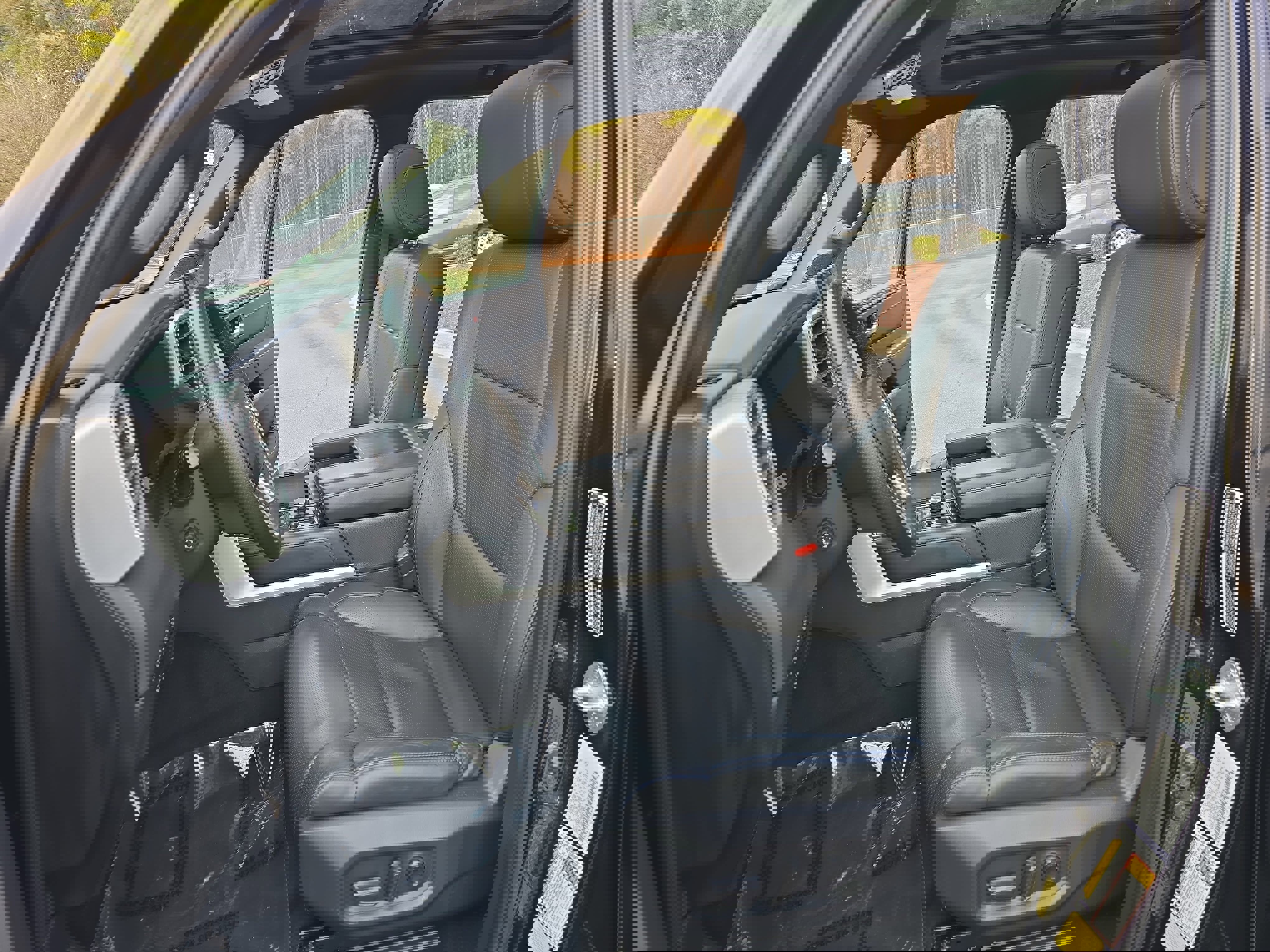 Used 2023 Toyota Tundra Platinum w/ Advanced Package image 16