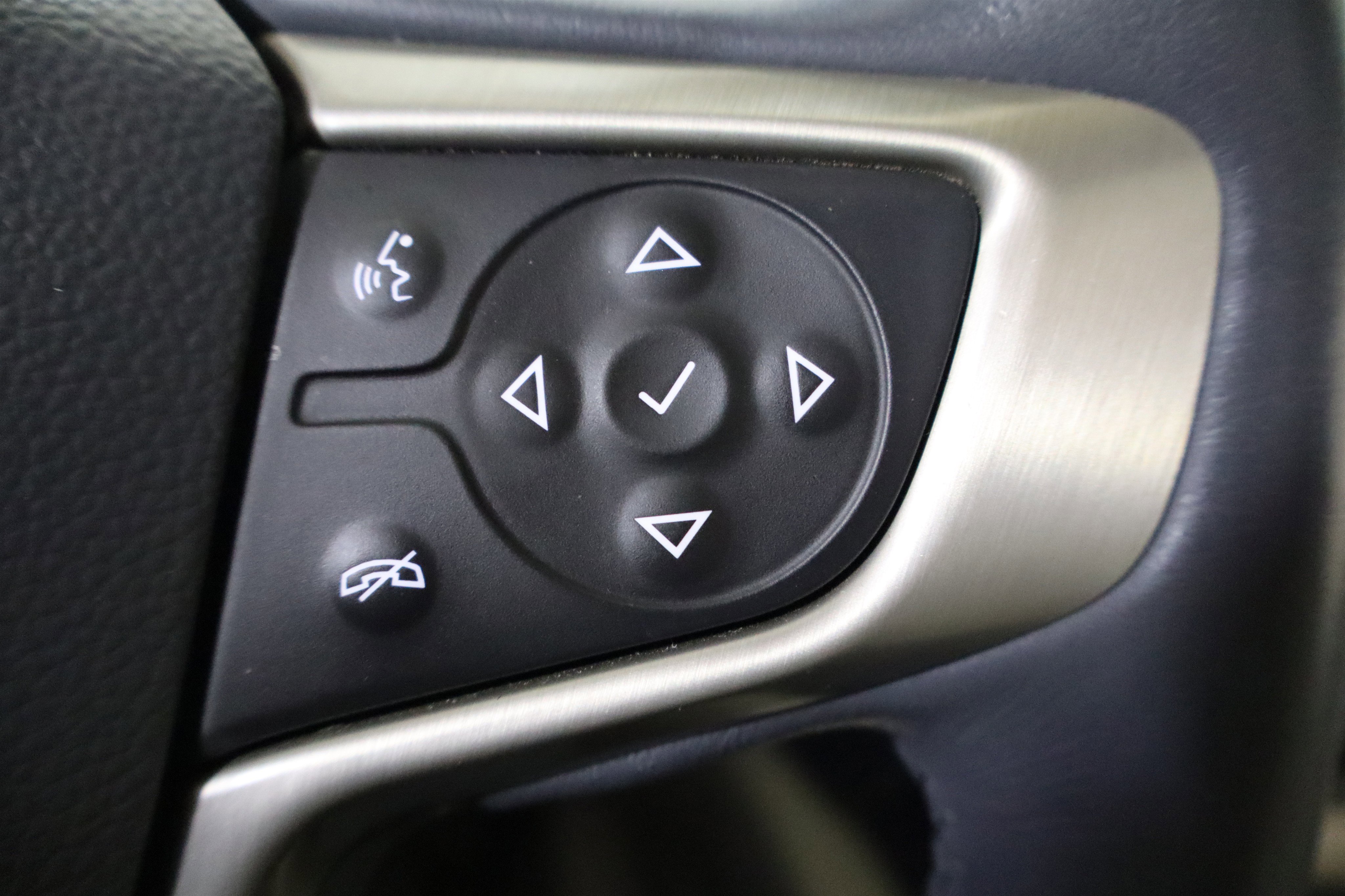 Used 2022 GMC Acadia Denali w/ Denali Ultimate Package image 30