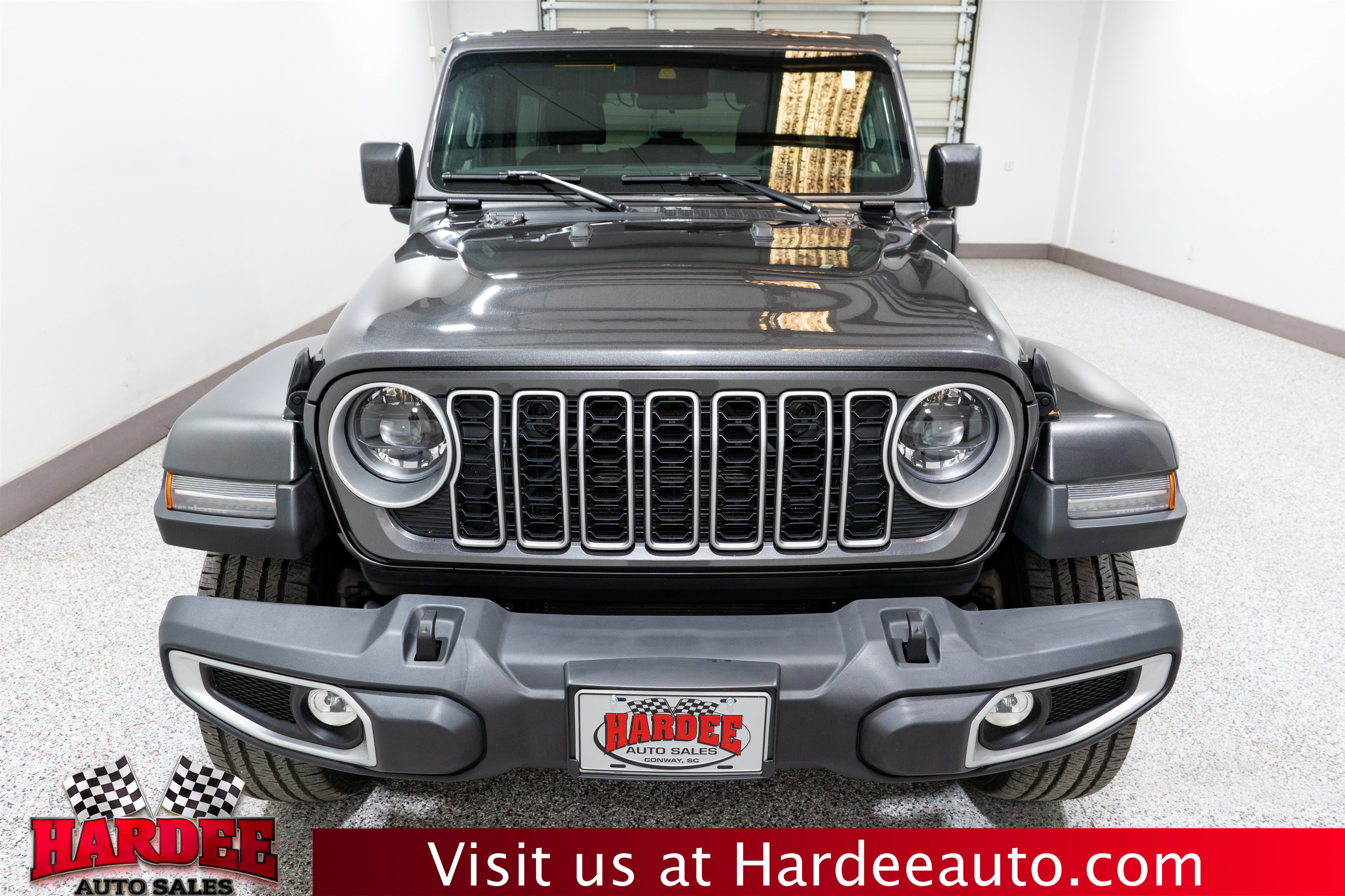 Used 2025 Jeep Wrangler Sahara AWD/4WD image 7