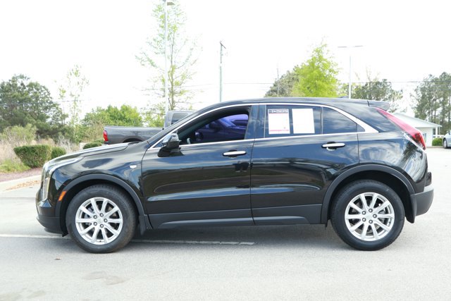 Used 2022 Cadillac XT4 Luxury w/ Cold Weather Package FWD image 9