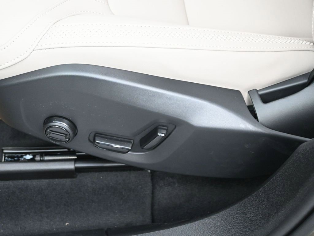 New 2026 Volvo XC60 B5 Plus w/ Protection Package Premier image 12