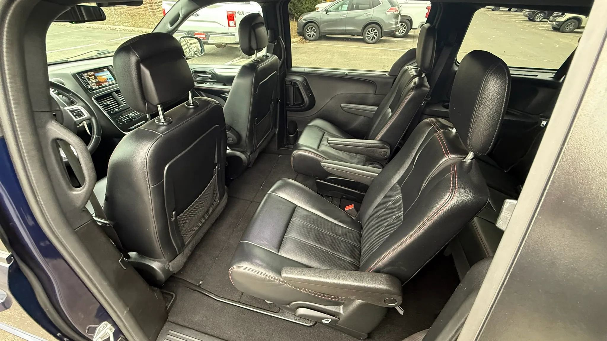 Used 2017 Dodge Grand Caravan GT image 28