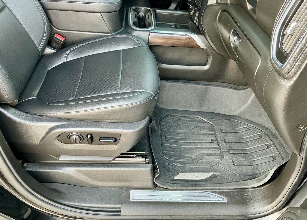 Used 2021 GMC Sierra 2500 SLT image 25