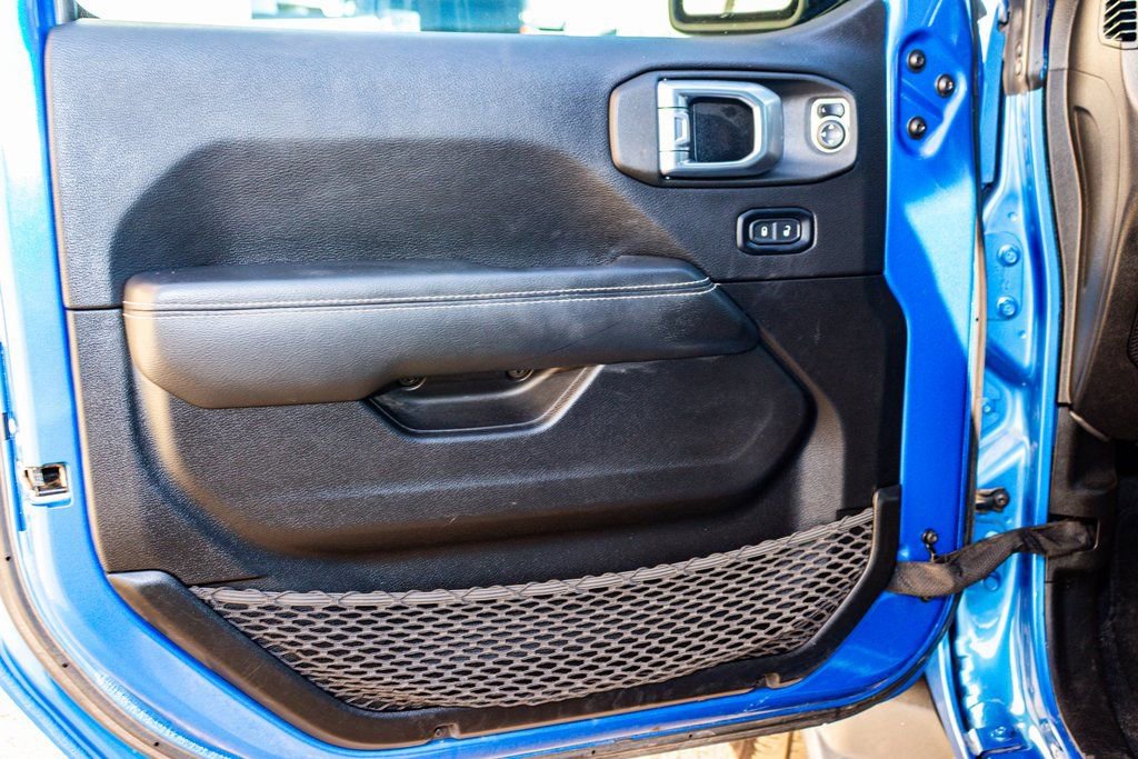 Used 2022 Jeep Wrangler Unlimited Sahara image 21