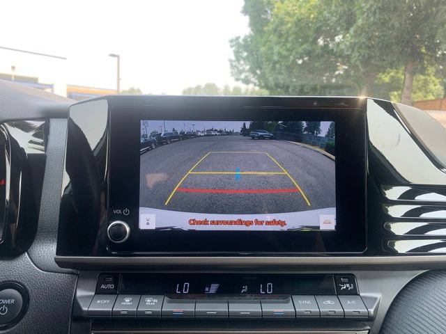 Used 2025 Toyota Camry SE FWD image 15