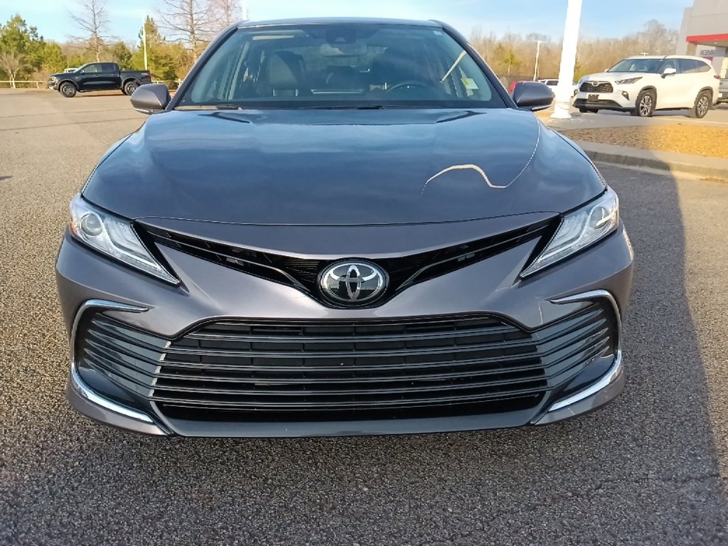 Used 2024 Toyota Camry XLE image 8