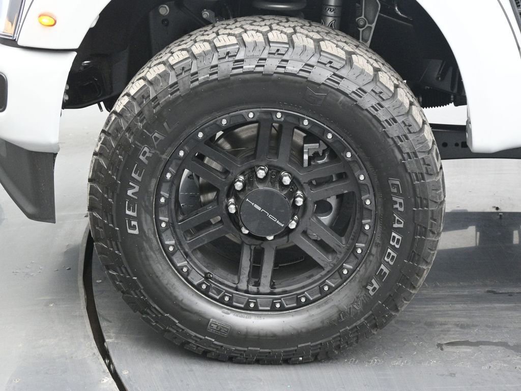 New 2026 Ford F250 Lariat w/ Black Appearance Package image 32