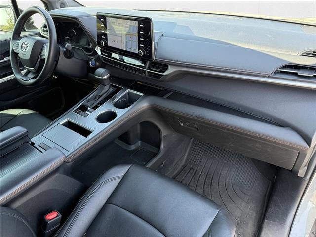 Used 2024 Toyota Sienna XSE image 12