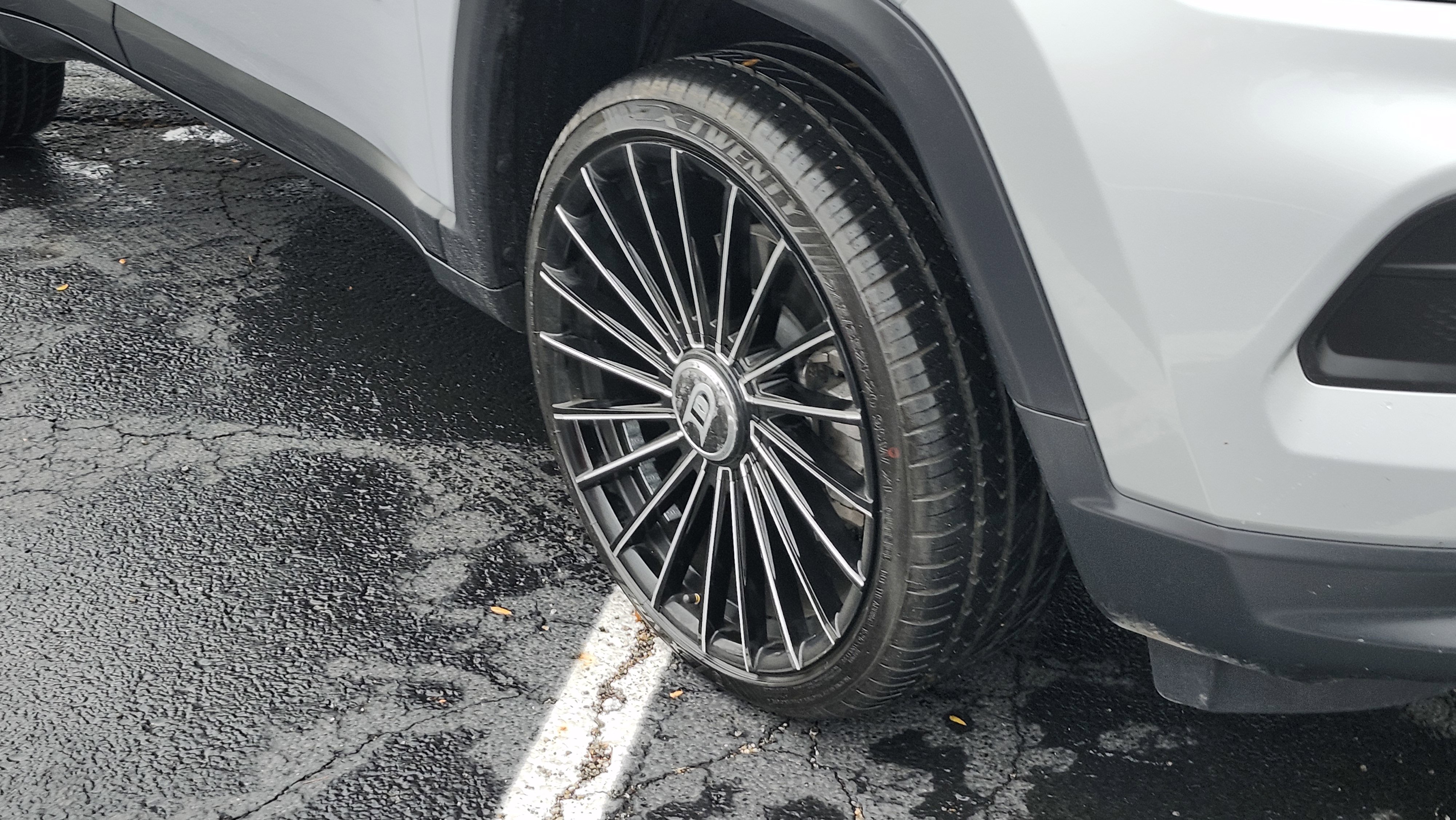 Used 2025 Jeep Compass Sport image 33