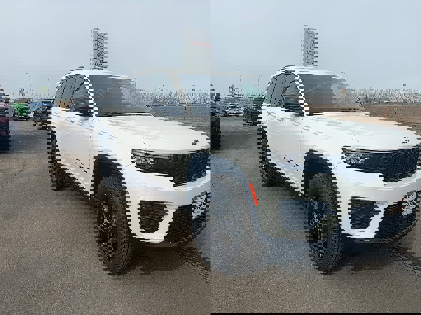 New 2025 Jeep Grand Cherokee Altitude image 3