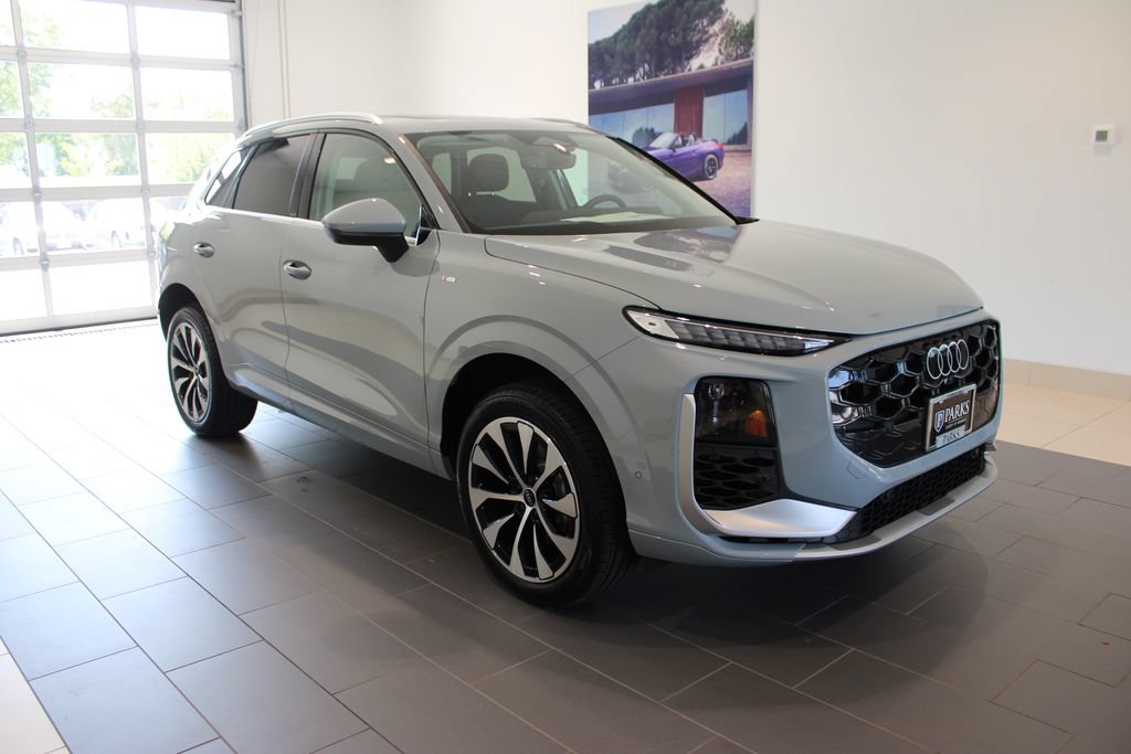 New 2026 Audi Q3 quattro 2.0T AWD/4WD image 2