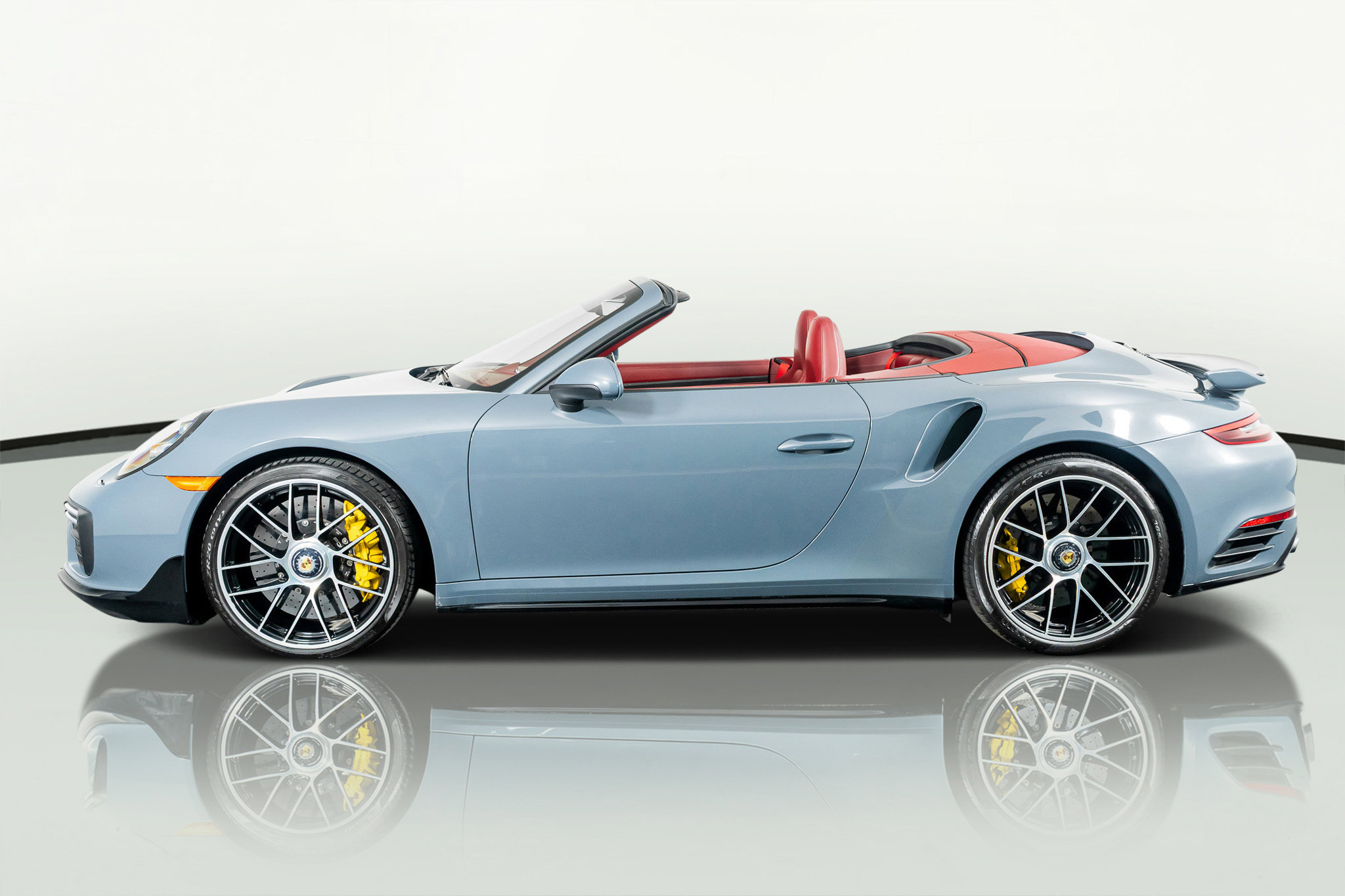 Used 2017 Porsche 911 Turbo S image 17