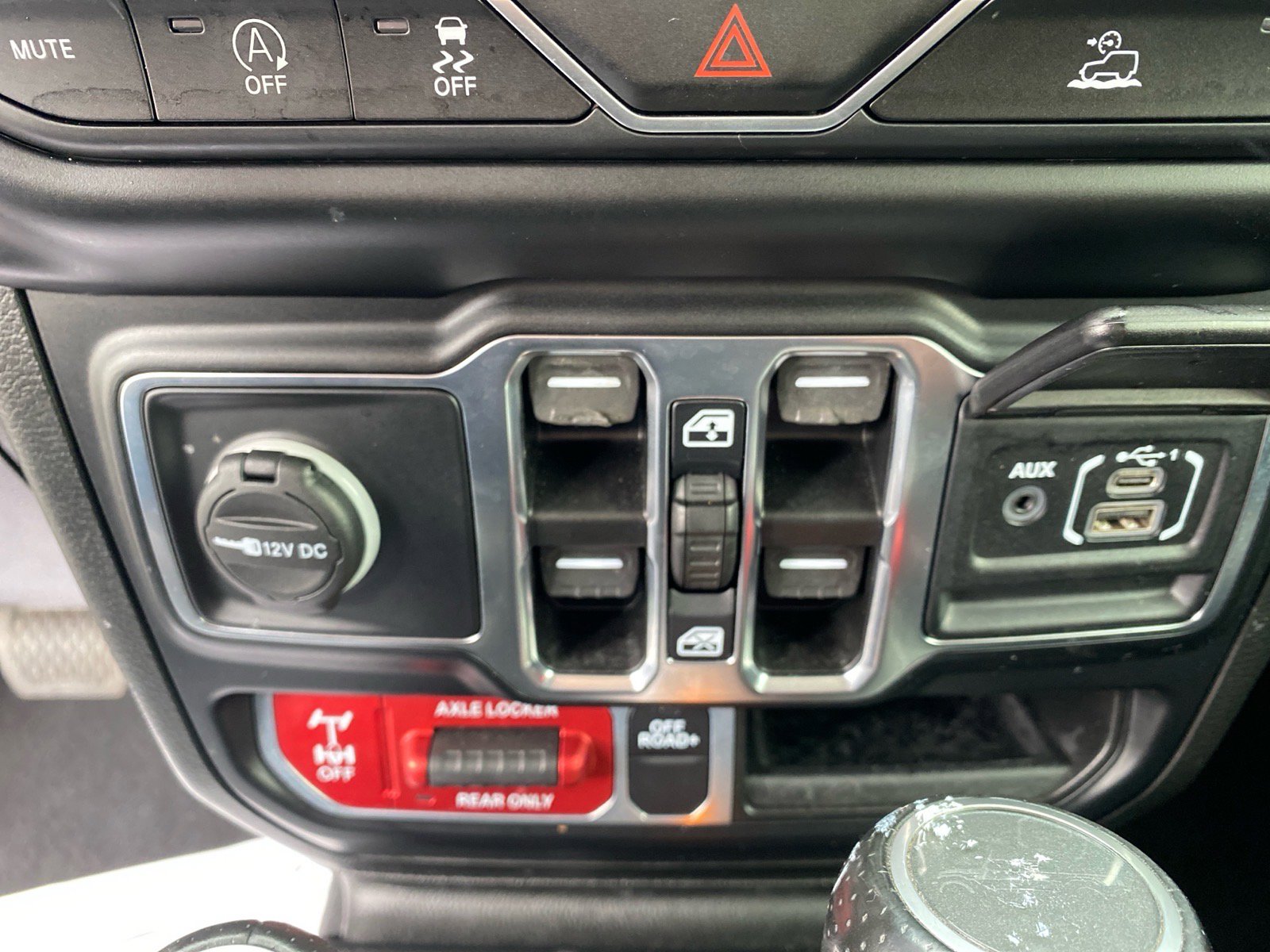 Used 2022 Jeep Gladiator Mojave w/ LED Lighting Group image 14