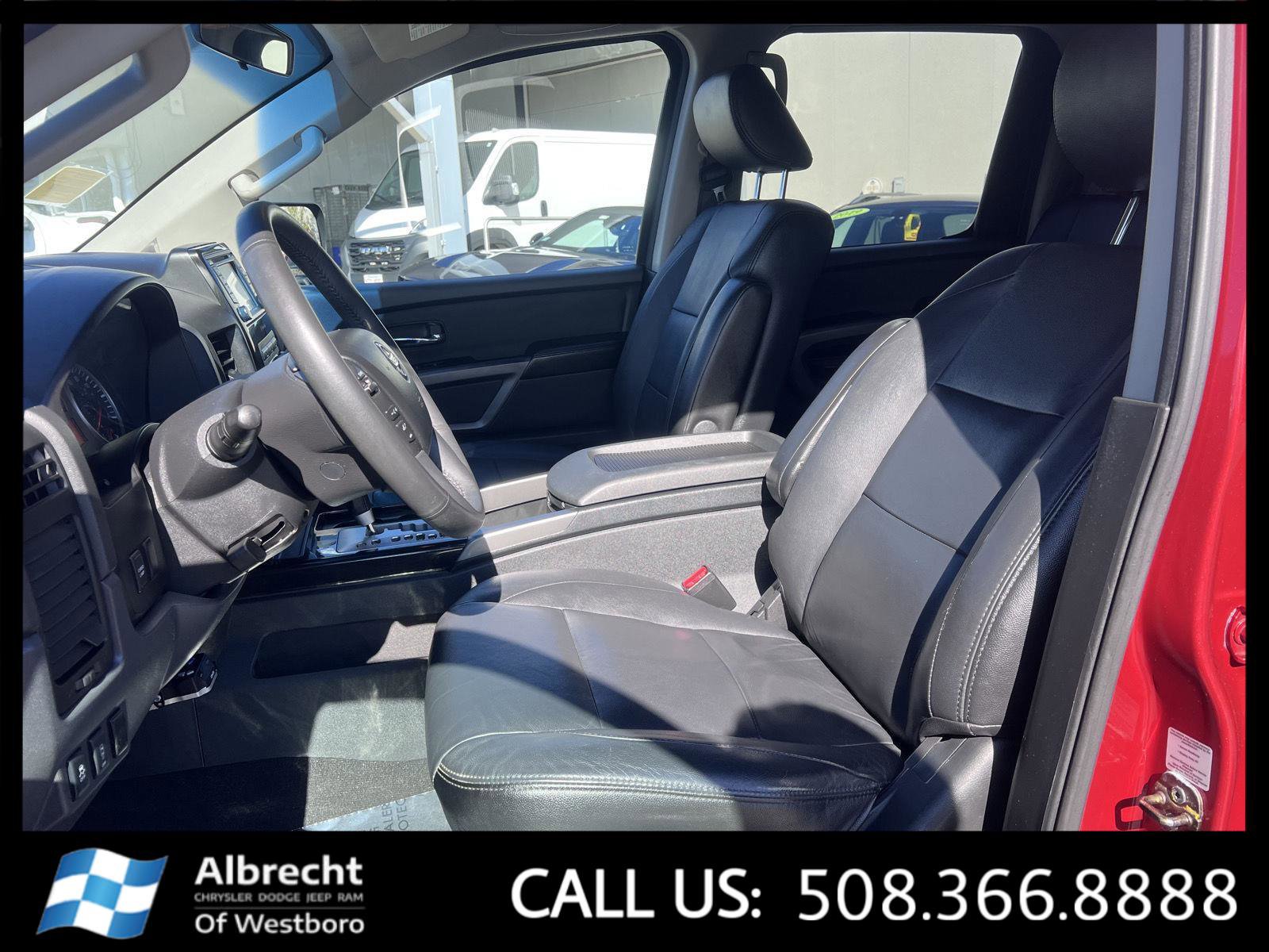 Used 2015 Nissan Titan SV w/ SV Value Truck Package image 10