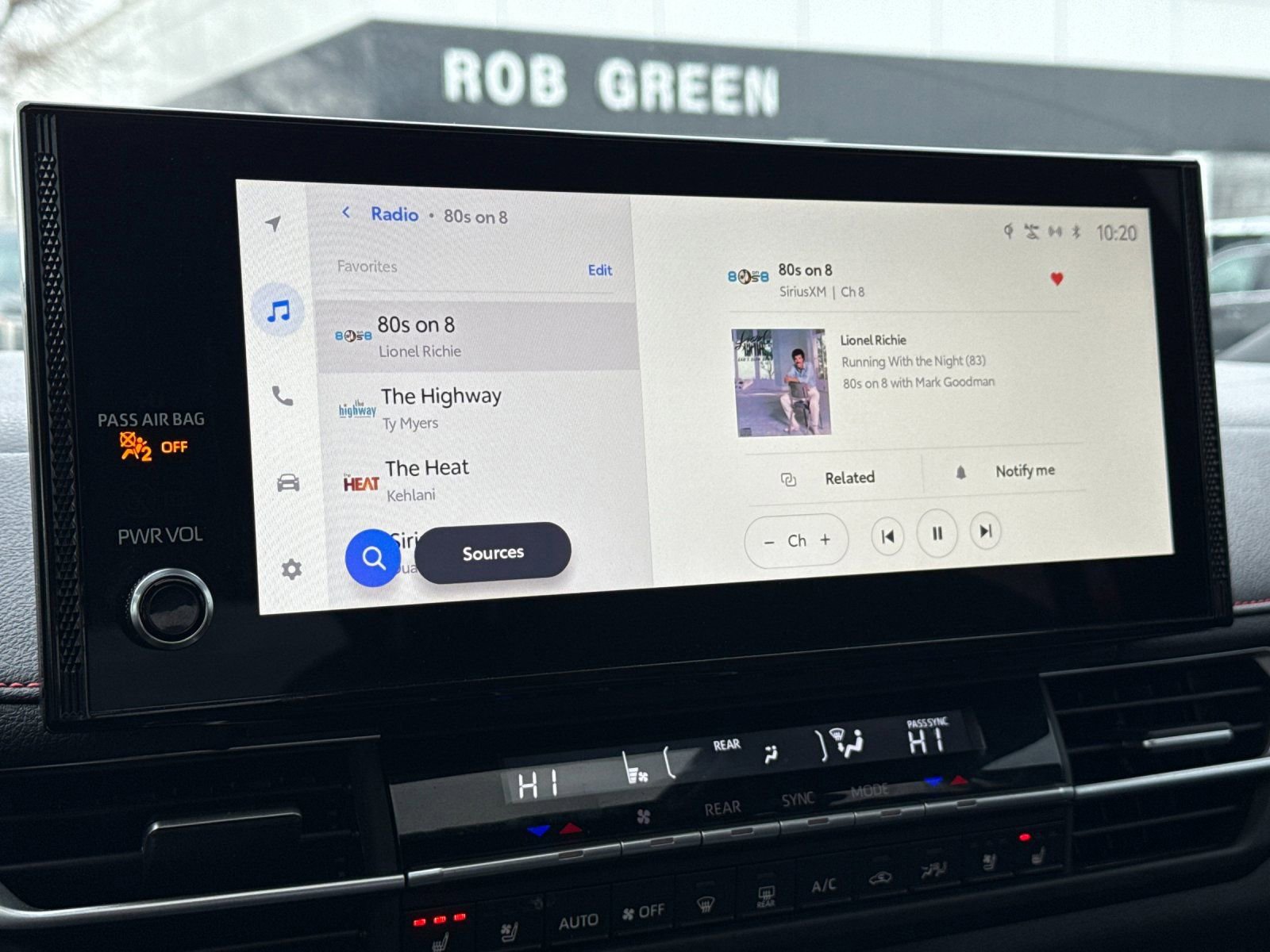 Used 2025 Toyota Sienna XSE w/ XSE Premium Package image 21