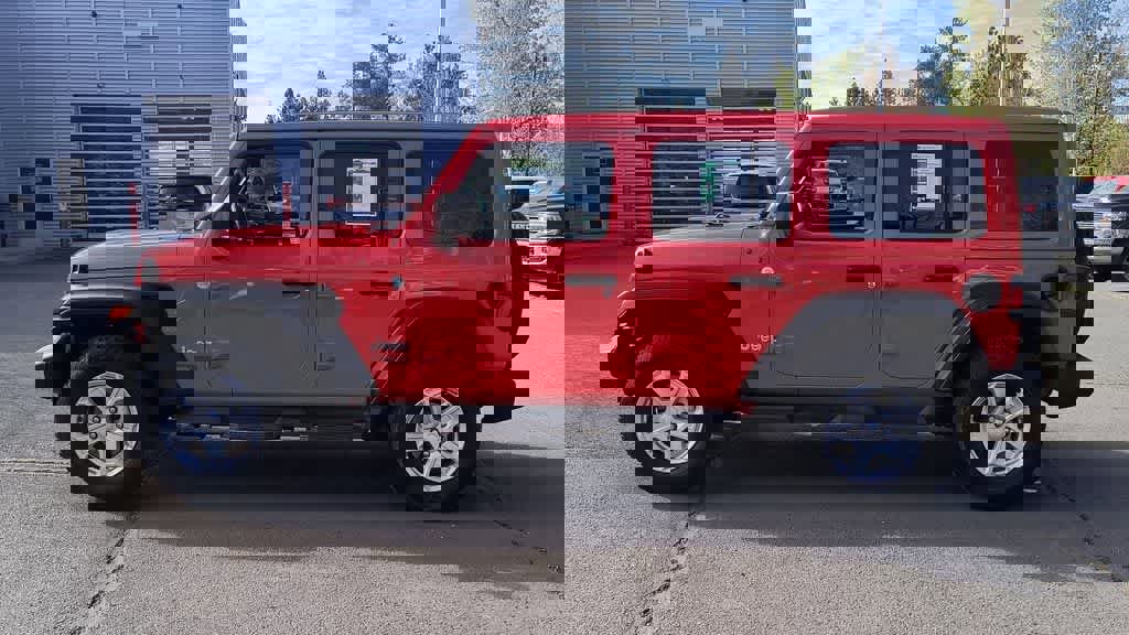 Used 2021 Jeep Wrangler Unlimited Sport w/ Sun And Sound Package image 5