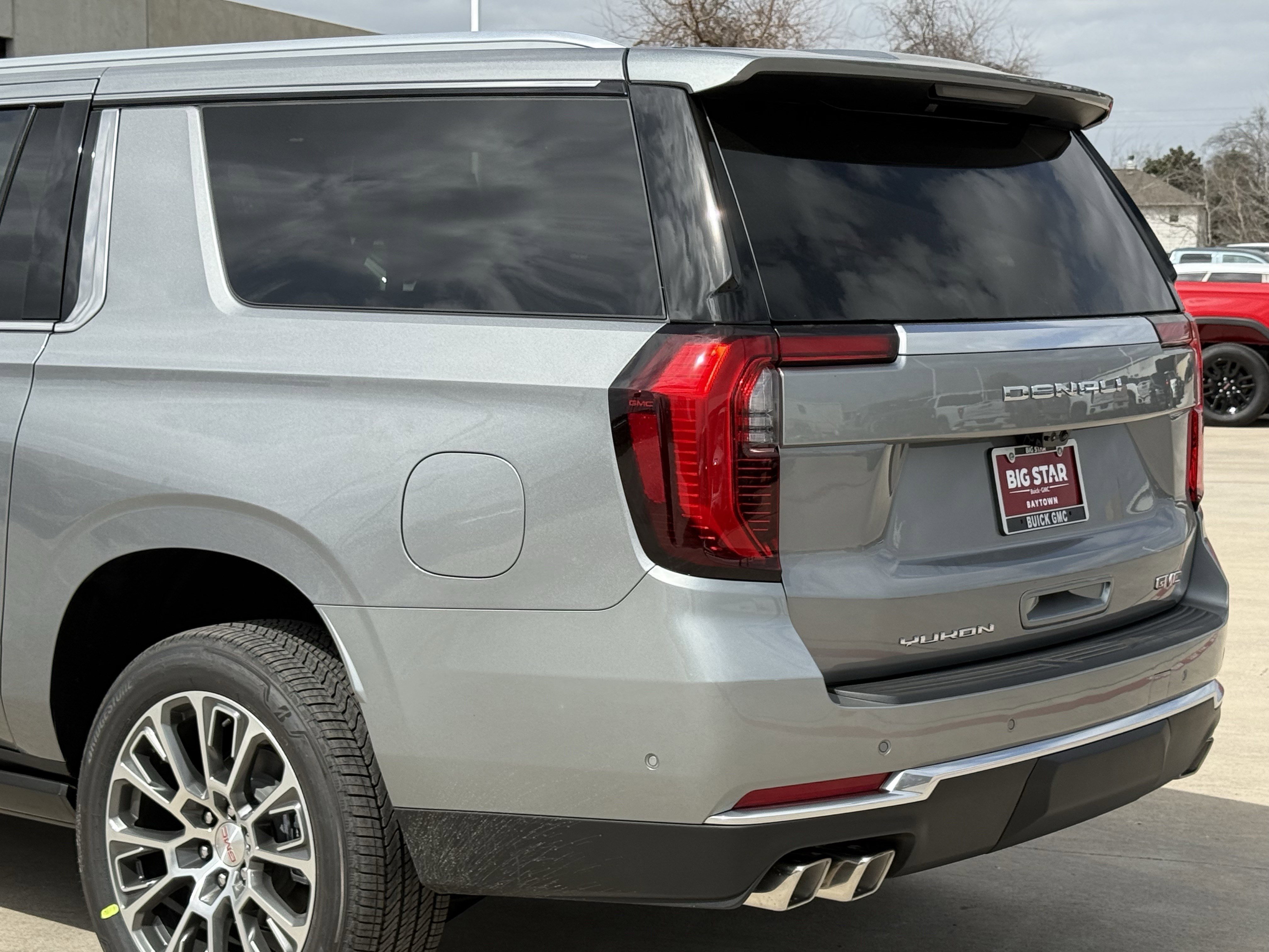 New 2026 GMC Yukon XL Denali w/ Denali Reserve Package image 10