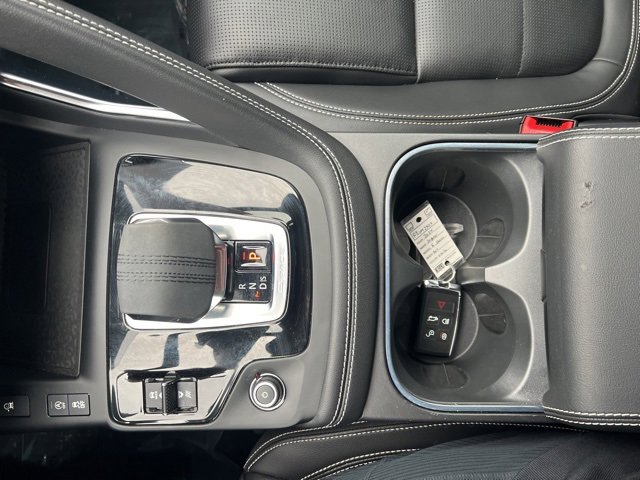 Used 2024 Jaguar E-PACE R-Dynamic SE image 32