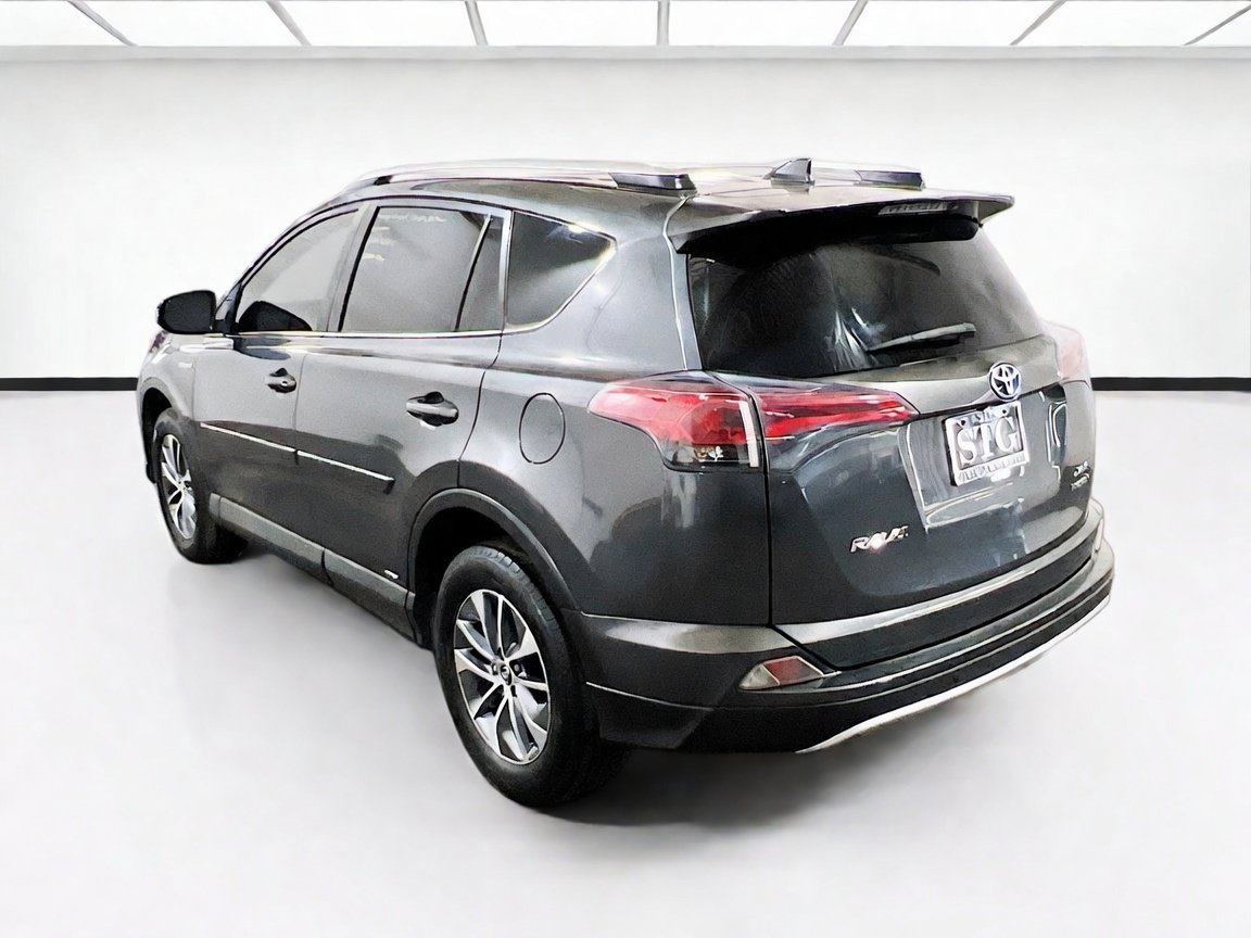 Used 2016 Toyota RAV4 XLE w/ Convenience Package AWD/4WD image 6