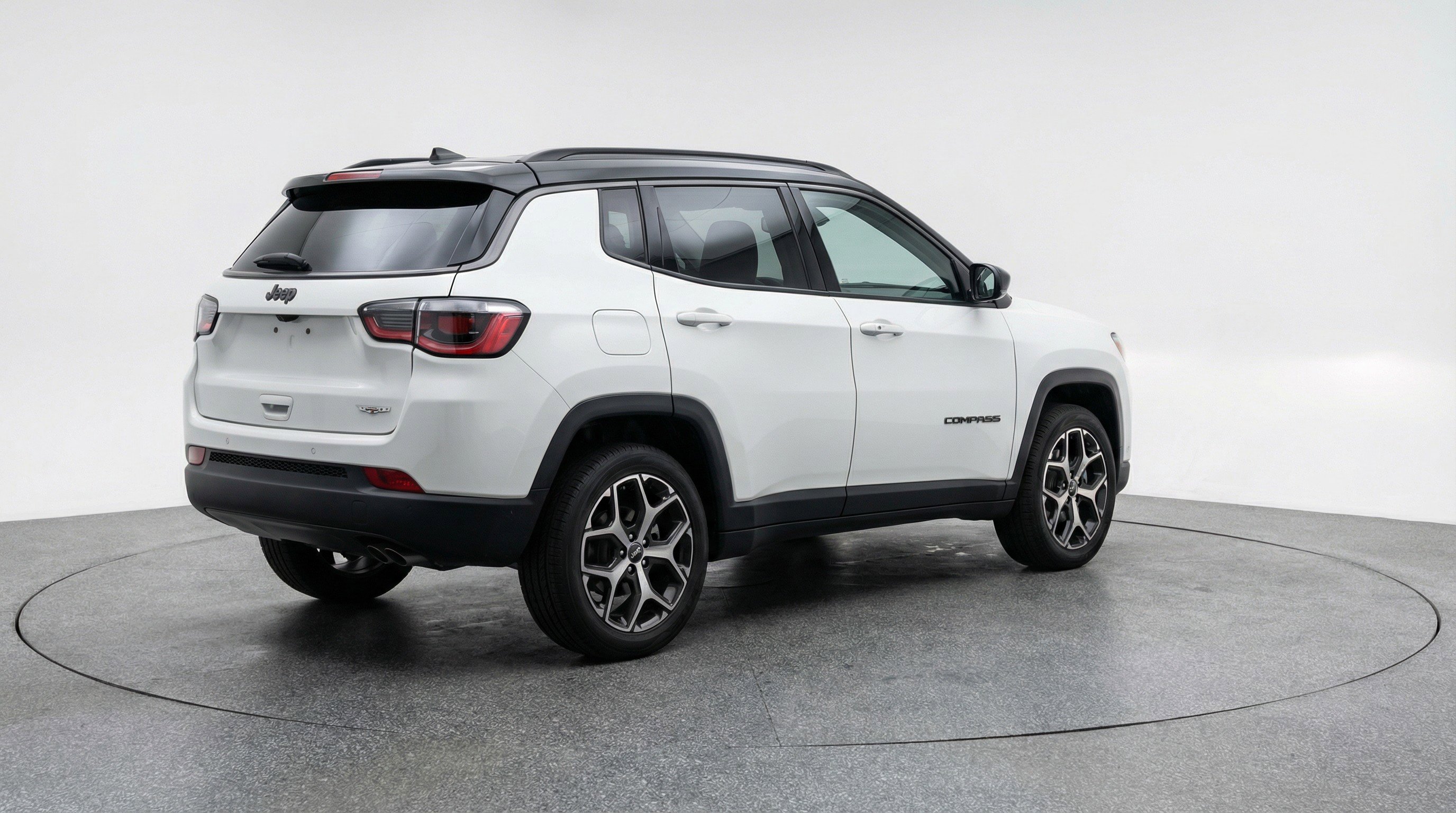 Used 2025 Jeep Compass Limited image 9