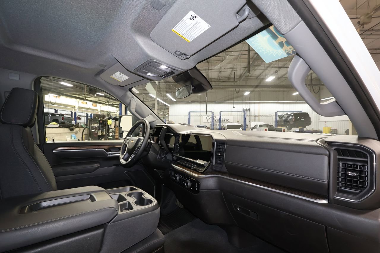 Certified 2025 Chevrolet Silverado 2500 LT w/ Convenience Package image 28