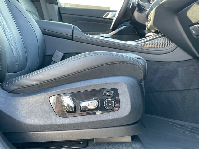 Used 2025 BMW X7 M60i AWD/4WD image 80
