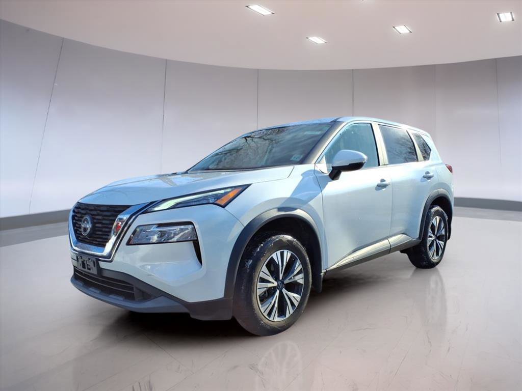 Used 2022 Nissan Rogue SV image 2