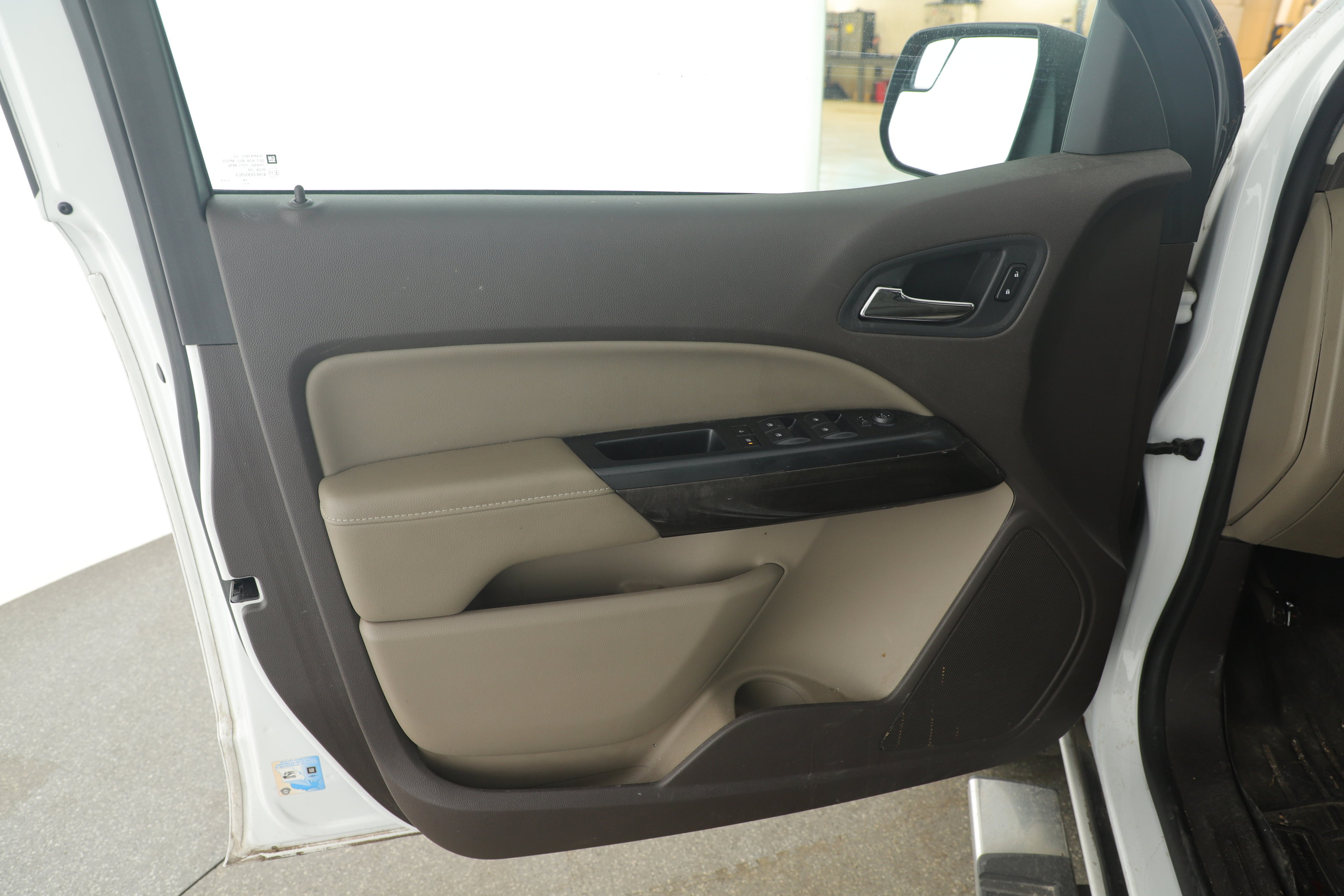 Used 2015 GMC Canyon SLT w/ Driver Alert Package image 16