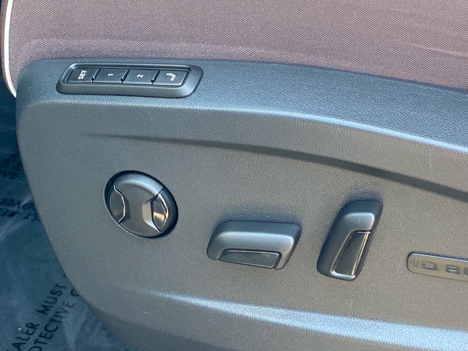 Certified 2025 Volkswagen ID. Buzz Pro S RWD image 11