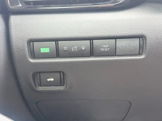 Certified 2025 Nissan Sentra SV FWD image 19