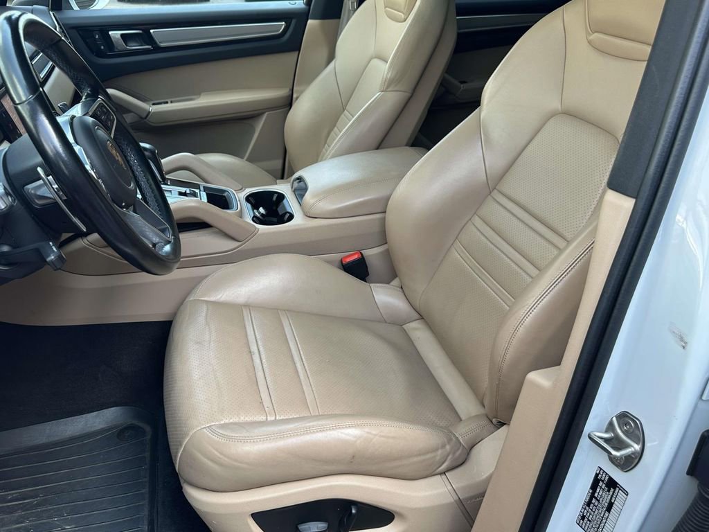 Used 2022 Porsche Cayenne Platinum Edition AWD/4WD image 12