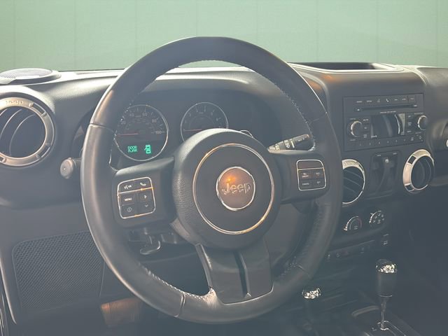 Used 2016 Jeep Wrangler Sahara w/ Connectivity Group AWD/4WD image 15