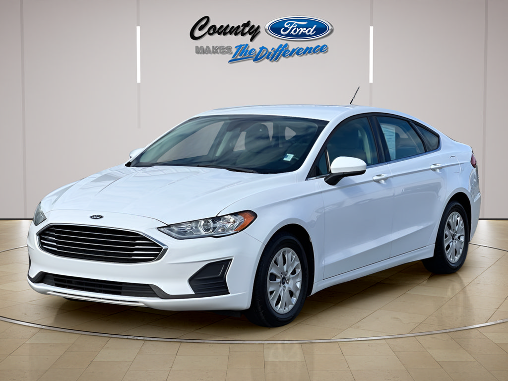 Used 2019 Ford Fusion S FWD image 2