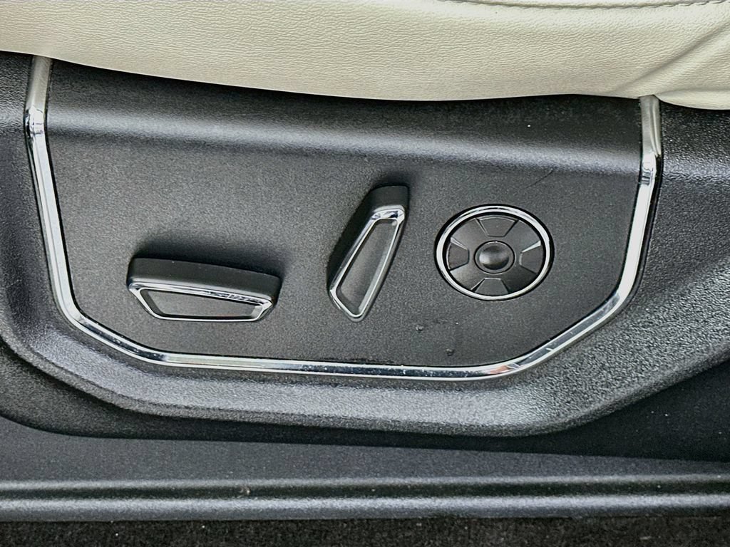 Used 2019 Ford Expedition Platinum AWD/4WD image 23