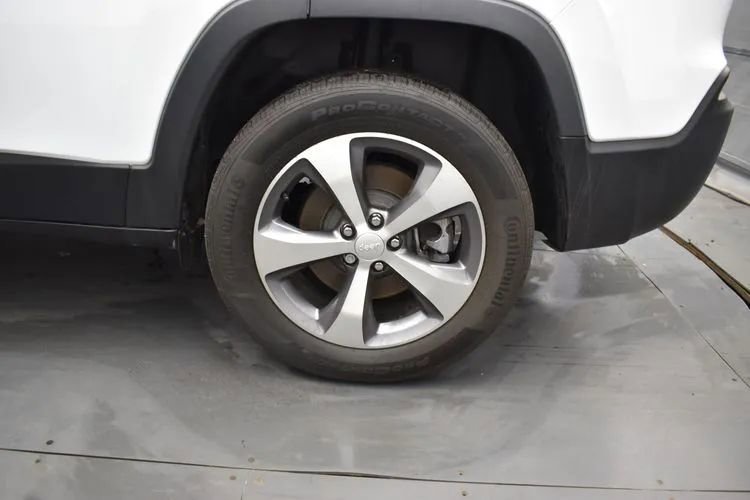 Used 2022 Jeep Cherokee Limited AWD/4WD image 38
