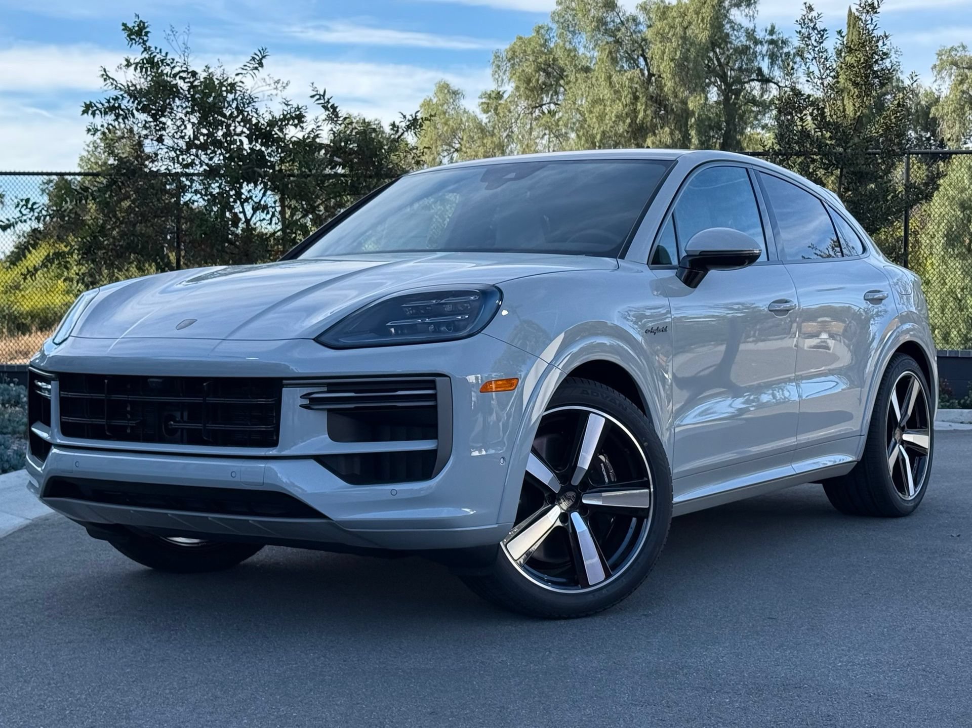New 2026 Porsche Cayenne Turbo AWD/4WD image 1