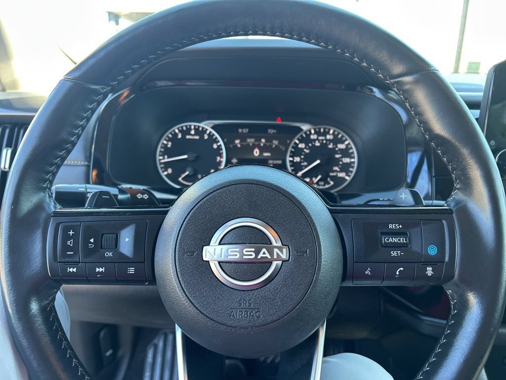 Used 2025 Nissan Pathfinder SL AWD/4WD image 15
