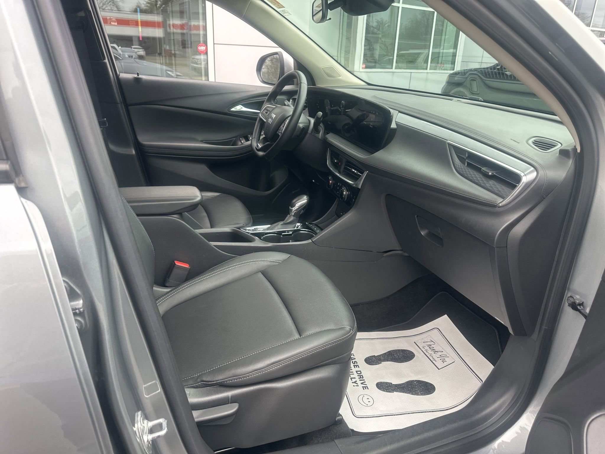 Used 2024 Buick Encore GX Sport Touring image 8