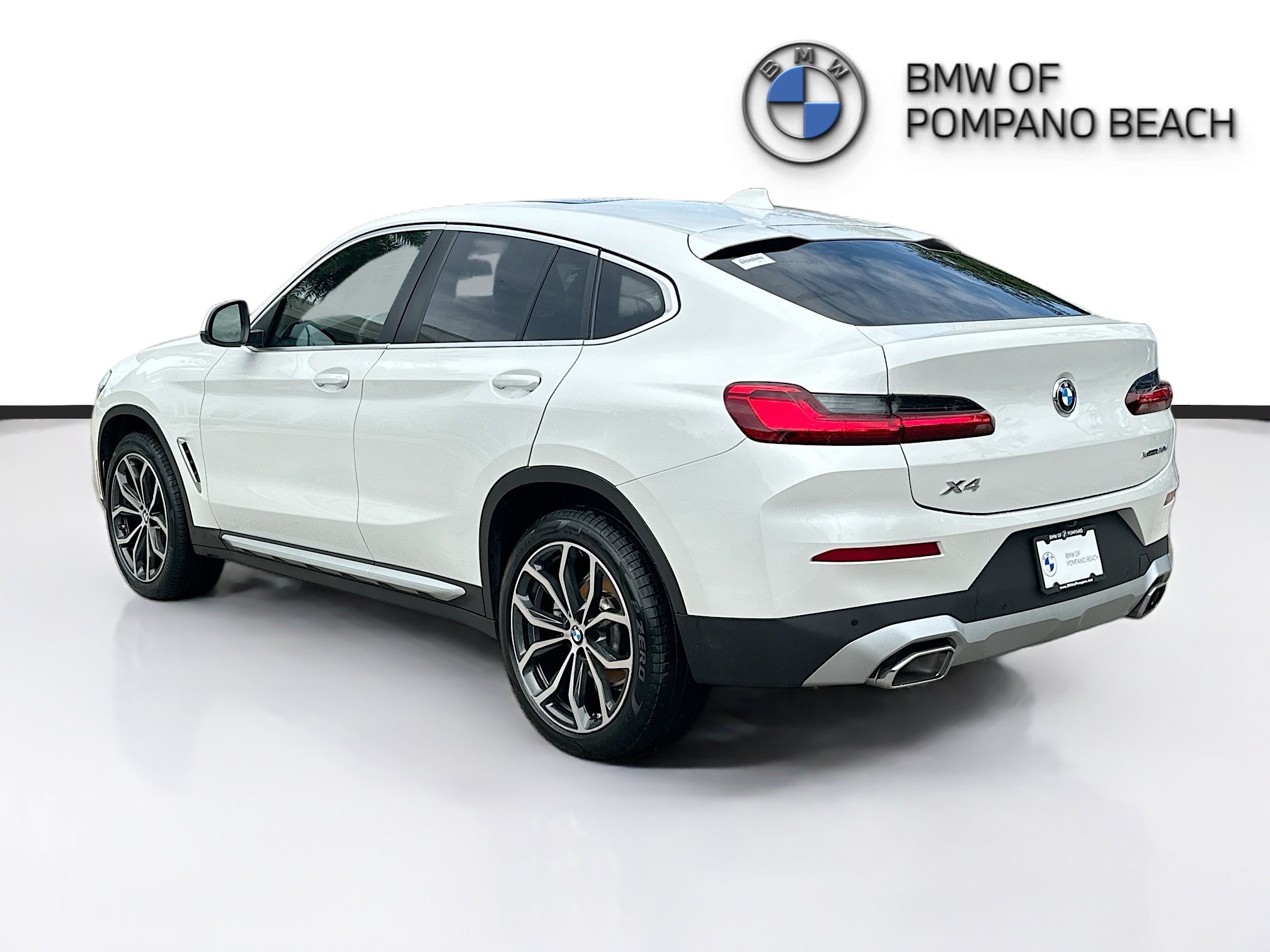 Used 2023 BMW X4 xDrive30i AWD/4WD image 5