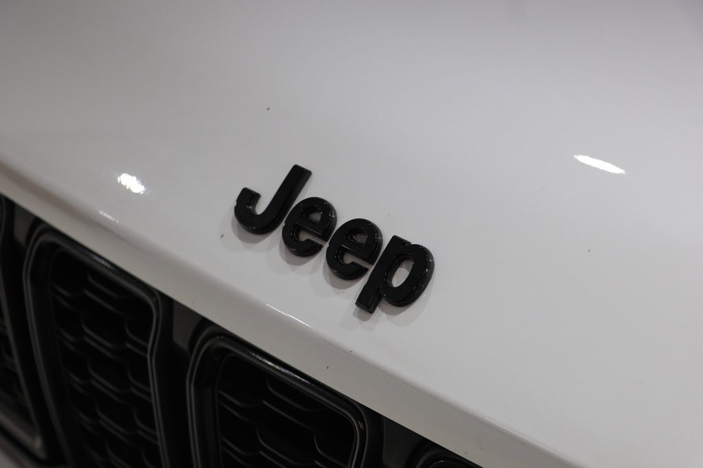 Used 2023 Jeep Grand Cherokee L Laredo AWD/4WD image 10