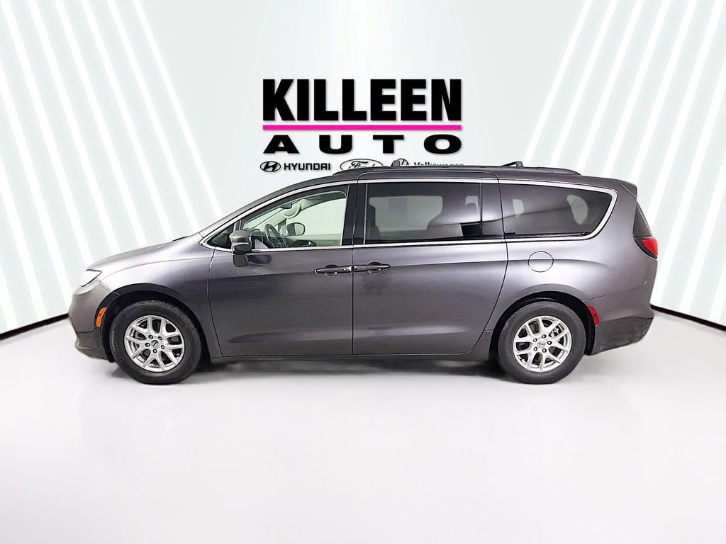 Used 2022 Chrysler Pacifica Touring-L image 3
