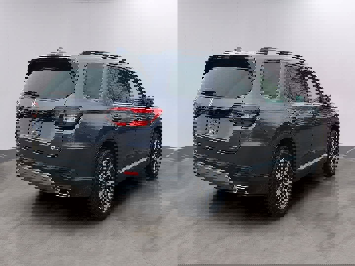 Certified 2025 Honda Pilot Touring image 2