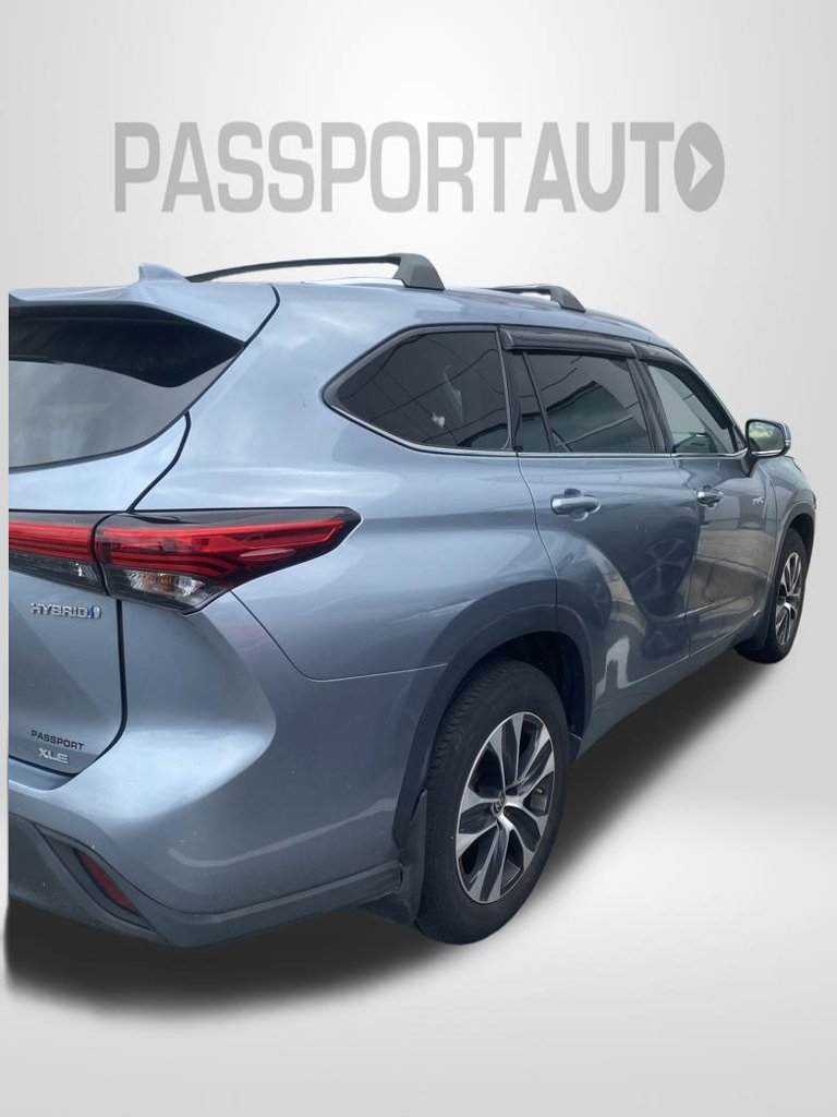 Used 2021 Toyota Highlander XLE AWD/4WD image 7