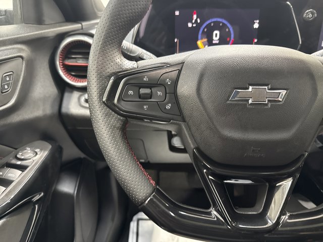 Used 2024 Chevrolet Trax RS w/ Sunroof Package FWD image 17