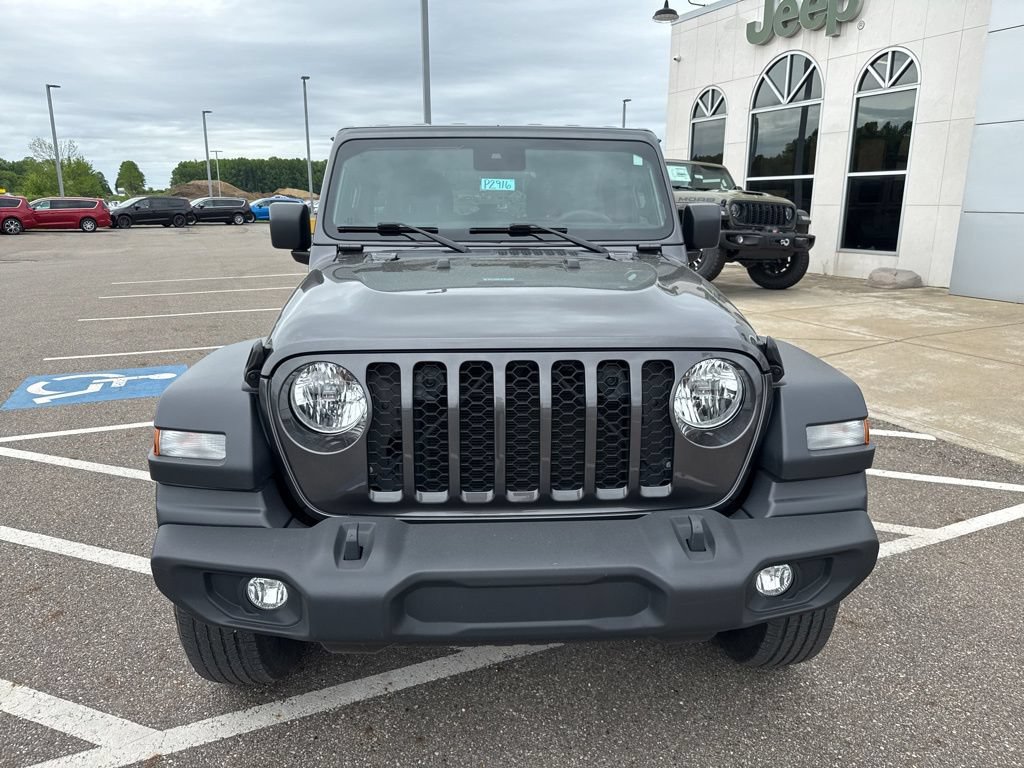 Used 2024 Jeep Wrangler Unlimited Sport AWD/4WD image 3