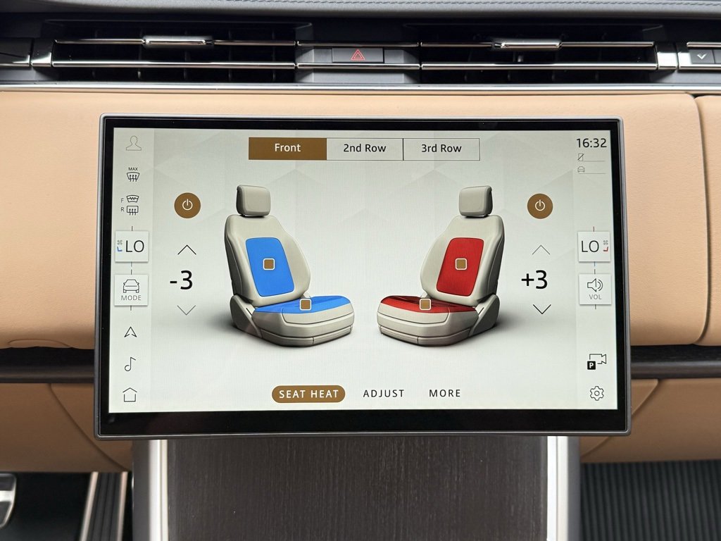 New 2025 Land Rover Range Rover Long Wheelbase SE image 24