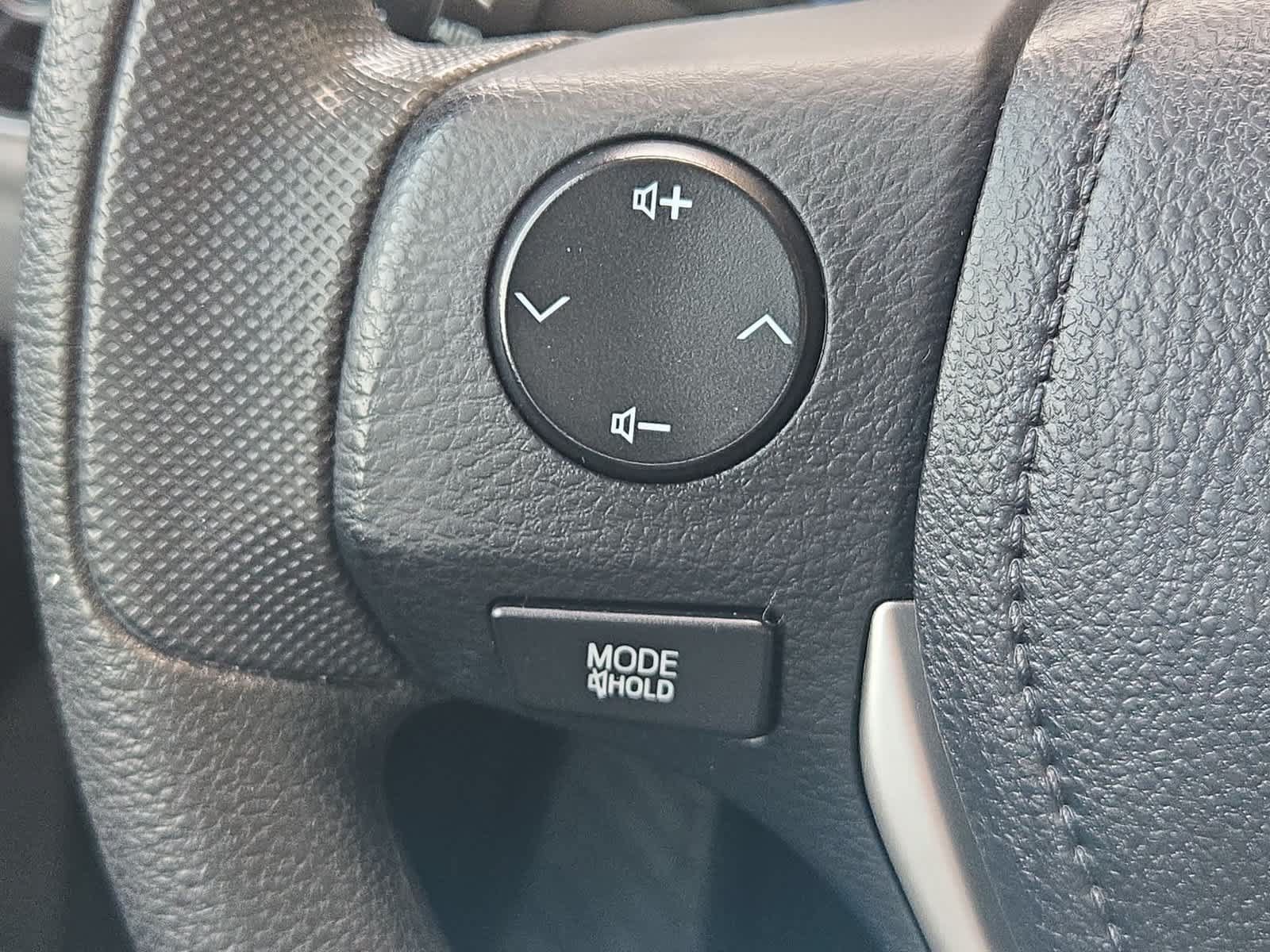 Used 2019 Toyota Corolla LE w/ Carpet Mat Package (TMS) FWD image 23
