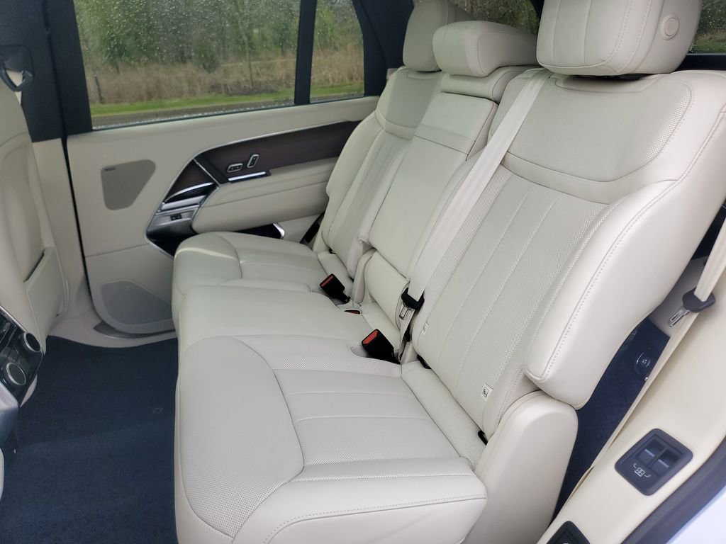 New 2026 Land Rover Range Rover Long Wheelbase SE AWD/4WD image 30