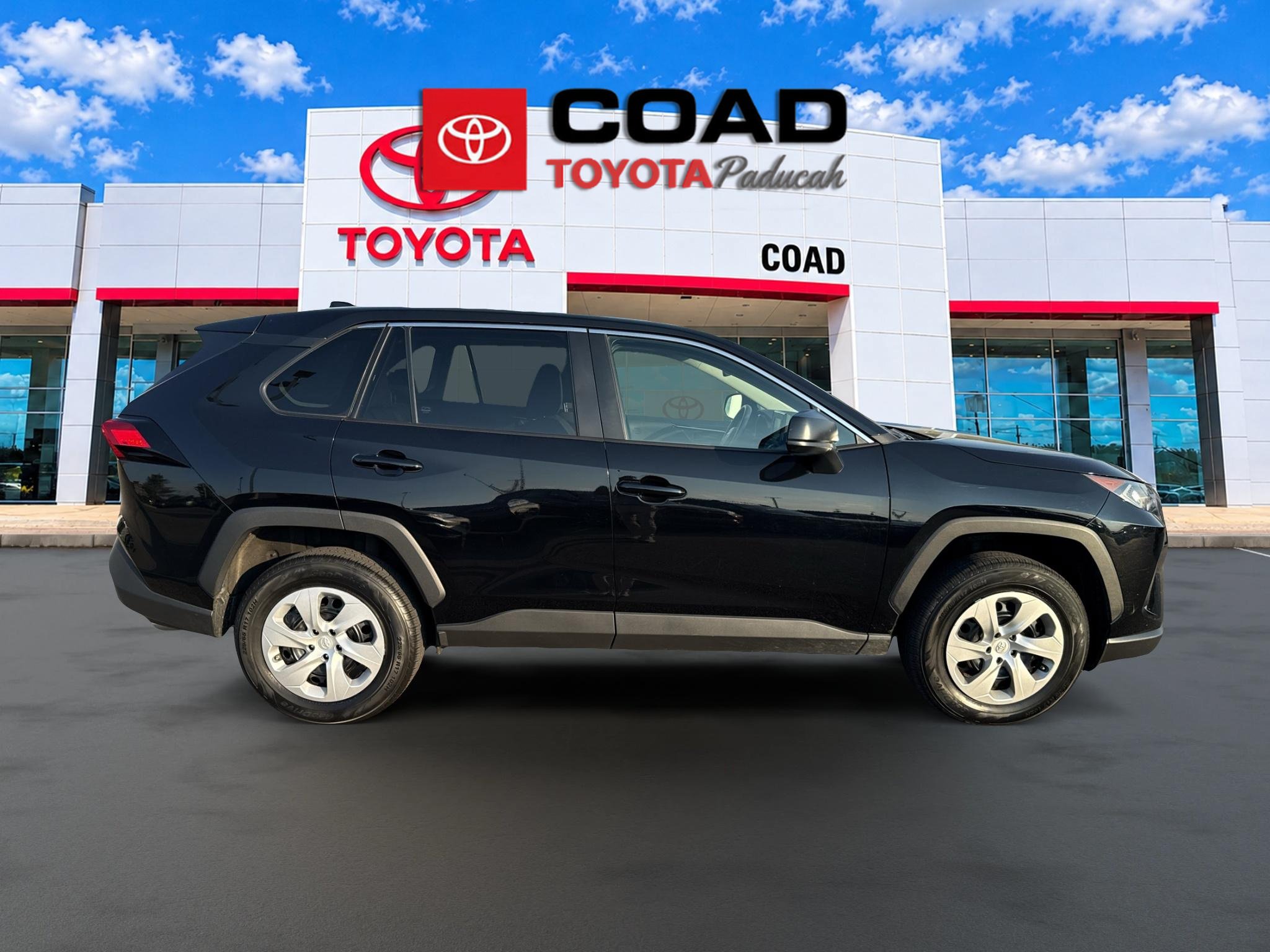 Used 2022 Toyota RAV4 LE FWD image 6